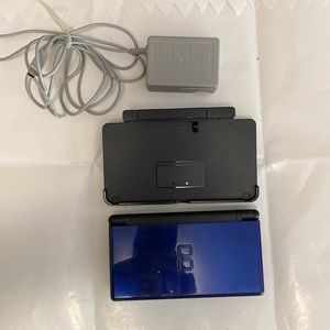 Nintendo DS Light (USG-001), 3DS charging port ( CRT-007) and AC adapter.